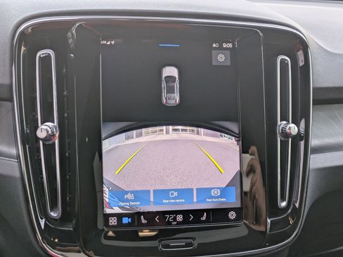 Certified 2023 Volvo C40 Recharge Core image 20