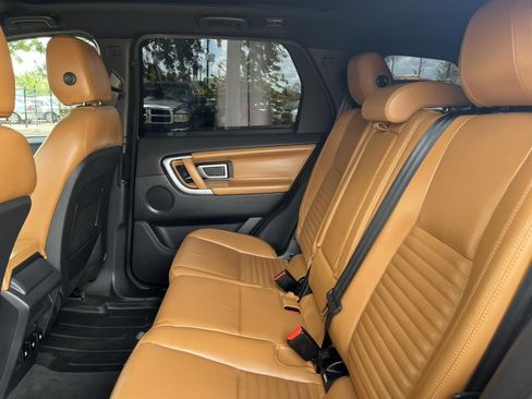 Used 2018 Land Rover Discovery Sport HSE Luxury image 26