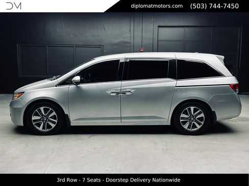 Used 2015 Honda Odyssey Touring image 4