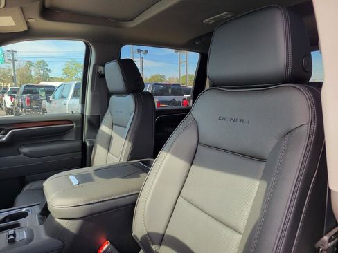 New 2026 GMC Sierra 2500 Denali w/ Denali Reserve Package image 10