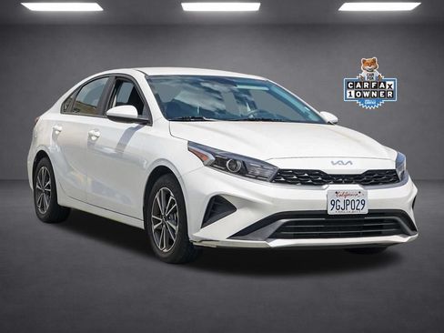 Used 2023 Kia Forte LXS FWD image 2