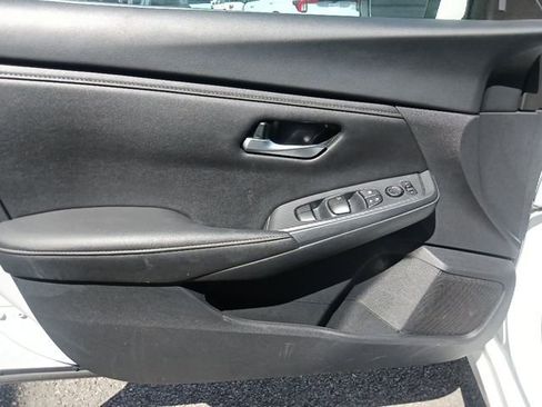 Used 2025 Nissan Sentra SV FWD image 11