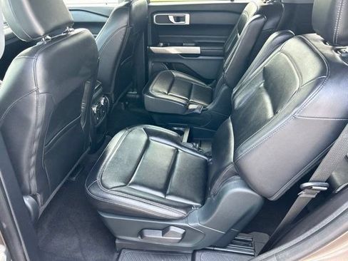 Used 2021 Ford Explorer XLT w/ Equipment Group 202A AWD/4WD image 41