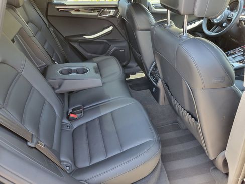 Used 2026 Porsche Macan AWD/4WD image 30