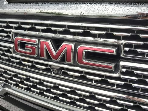 Used 2020 GMC Sierra 1500 Denali w/ Denali Ultimate Package AWD/4WD image 32