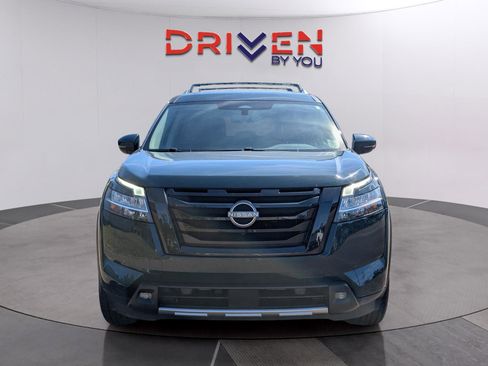 Used 2022 Nissan Pathfinder SL w/ SL Black Package image 8