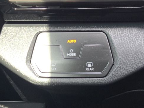 Used 2024 Volkswagen ID.4 Pro image 24