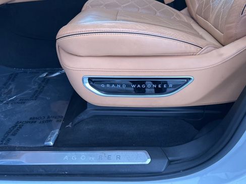 Used 2025 Jeep Grand Wagoneer L Series III w/ Rear Seat Video Group 1 AWD/4WD image 67