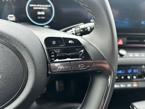 Certified 2025 Hyundai Elantra SEL image 21