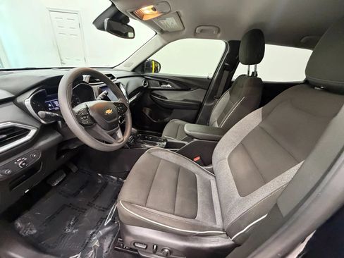 Used 2021 Chevrolet TrailBlazer LT w/ Convenience Package FWD image 13