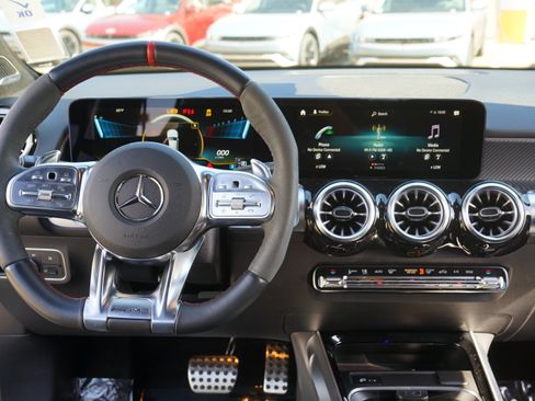 Used 2023 Mercedes-Benz GLB 35 AMG 4MATIC w/ Premium Package image 22