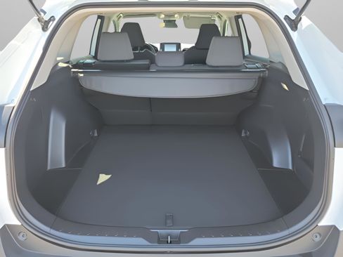 Used 2022 Toyota RAV4 XLE image 12