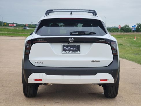New 2026 Nissan Kicks SV FWD image 8