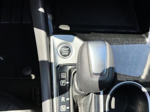 Used 2024 Nissan Altima 2.5 SV FWD image 20