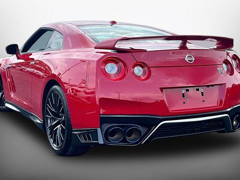 Used 2020 Nissan GT-R Premium w/ Premium Interior Package AWD/4WD image 11