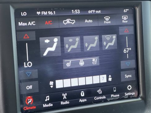 Used 2019 RAM 1500 Laramie AWD/4WD image 14