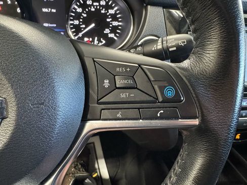 Used 2019 Nissan Rogue SV w/ Sun & Sound Touring Package AWD/4WD image 35