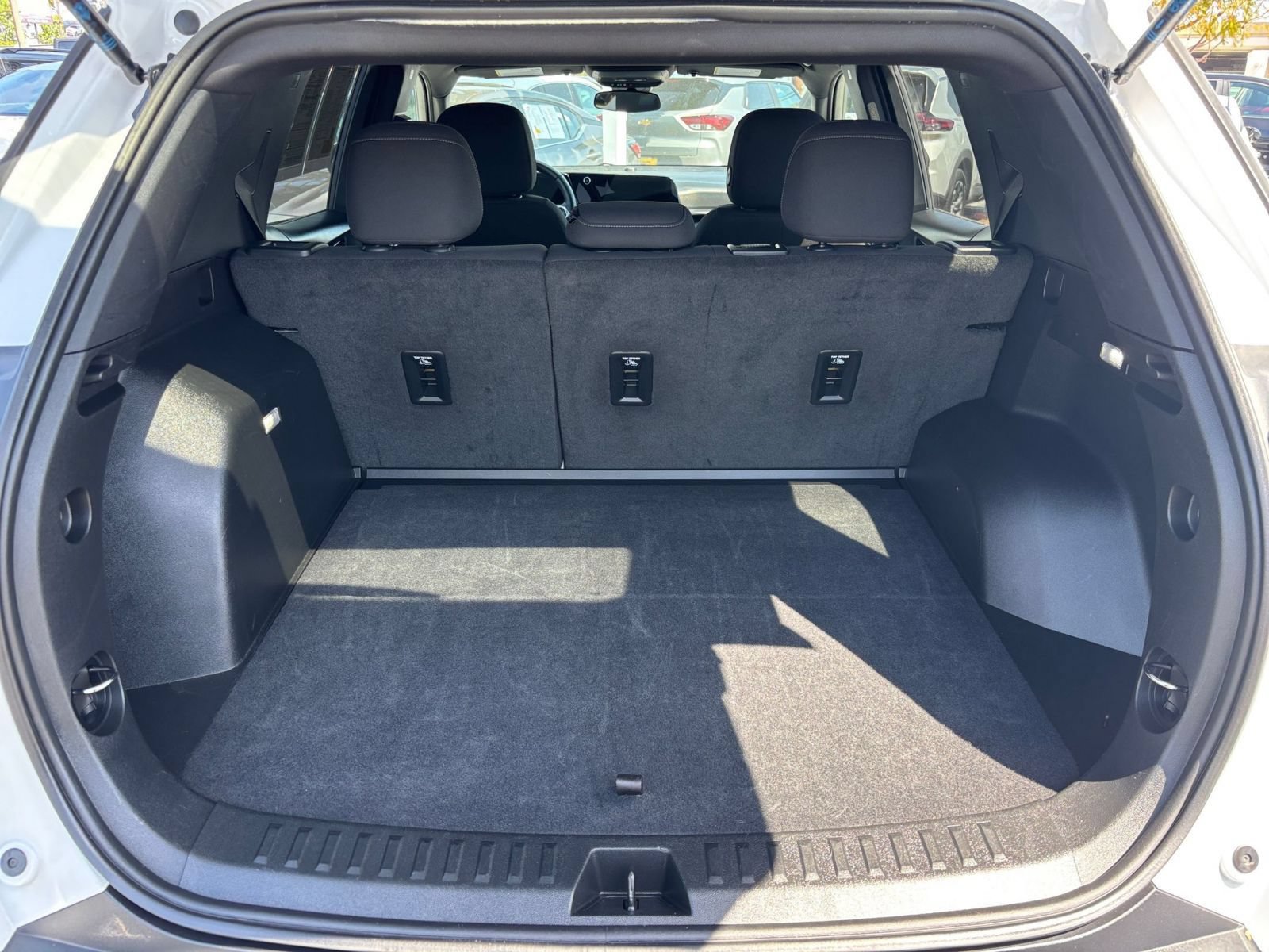 Used 2025 Chevrolet Equinox LT FWD image 30