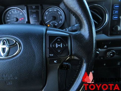 Certified 2016 Toyota Tacoma TRD Off-Road w/ Towing Package image 17