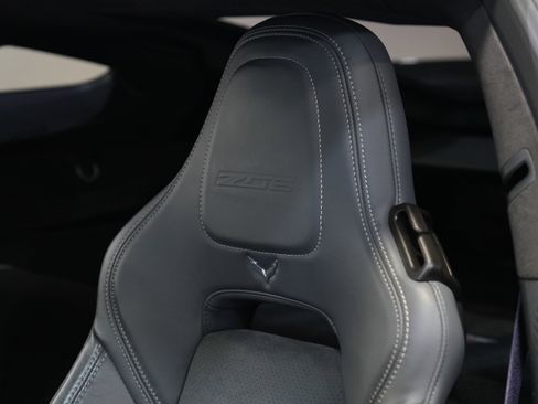 Used 2015 Chevrolet Corvette Z06 w/ 3LZ Preferred Equipment Group image 26