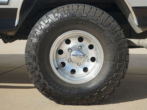 Used 1995 Ford Bronco XLT image 38