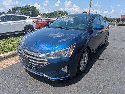 Used 2020 Hyundai Elantra SEL FWD image 3