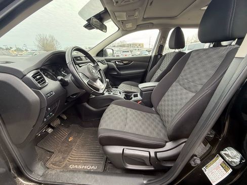 Used 2020 Nissan Rogue Sport SV image 6