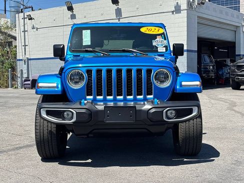 Used 2023 Jeep Wrangler Unlimited Sahara AWD/4WD image 5