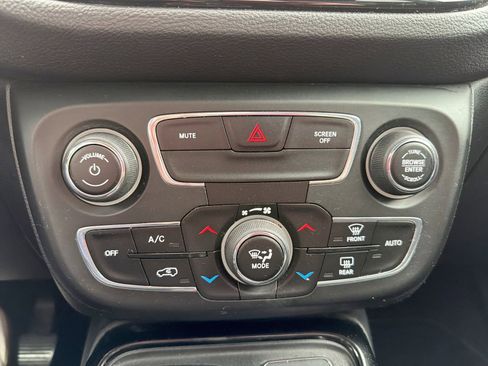 Used 2018 Jeep Compass Limited AWD/4WD image 28
