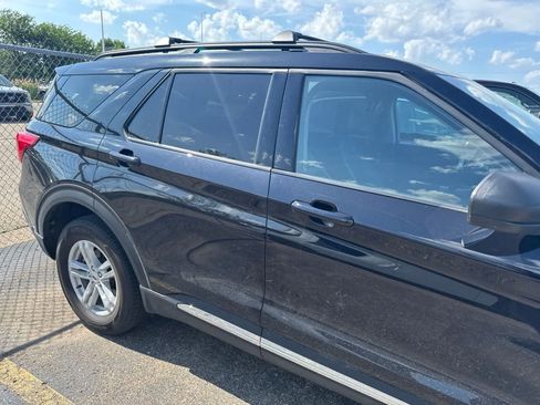 Used 2024 Ford Explorer XLT w/ Equipment Group 202A AWD/4WD image 7