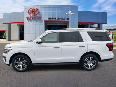 Used 2024 Ford Expedition Limited image 7