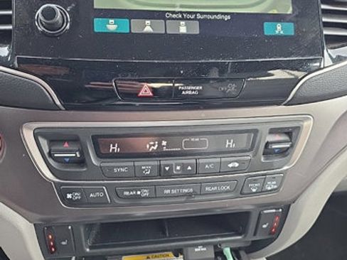 Used 2022 Honda Pilot Special Edition image 16