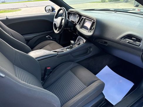 Used 2018 Dodge Challenger SXT RWD image 38