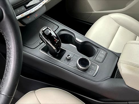 Used 2021 Cadillac XT4 Luxury image 31