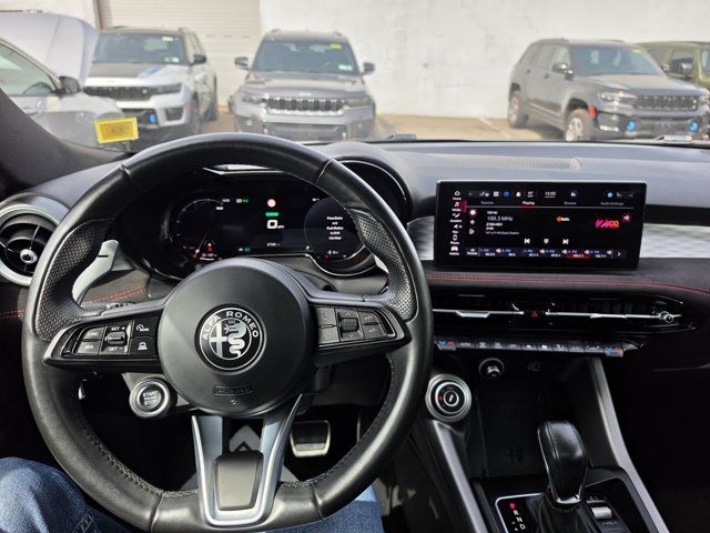 Used 2024 Alfa Romeo Tonale Veloce AWD/4WD image 5