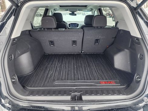 Used 2023 GMC Terrain SLE w/ Driver Convenience Package image 10