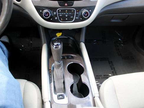 Used 2019 Chevrolet Malibu Premier w/ Sun and Wheel Package image 25