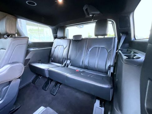 Used 2023 Ford Expedition Platinum AWD/4WD image 24