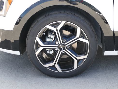 New 2025 Kia Niro EX Touring image 9