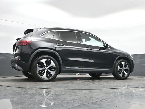 Used 2025 Mercedes-Benz GLA 250 4MATIC image 39