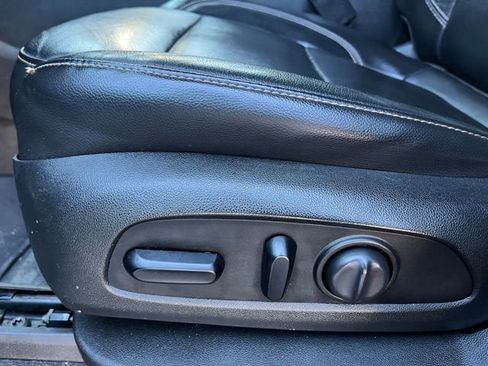 Used 2020 Chevrolet Traverse RS image 35