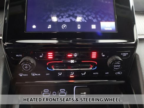 Used 2023 Jeep Grand Cherokee L Laredo image 6