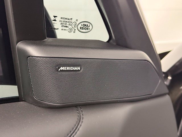 Used 2025 Land Rover Range Rover SE AWD/4WD image 21