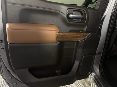 Used 2022 Chevrolet Silverado 1500 High Country w/ Z71 Off-Road Package AWD/4WD image 26