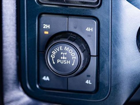 Used 2025 Ford F150 Lariat AWD/4WD image 28