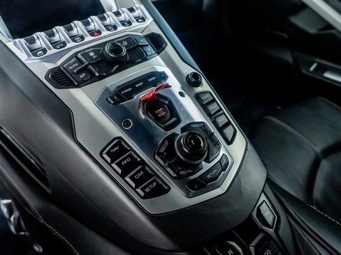 Used 2015 Lamborghini Aventador LP 700-4 image 28