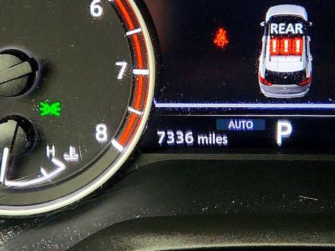 Used 2025 Nissan Rogue SV image 15