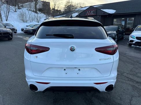Used 2022 Alfa Romeo Stelvio Veloce image 15