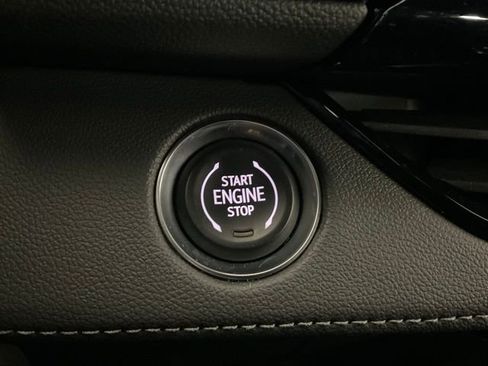 Used 2025 Buick Enclave Preferred image 16