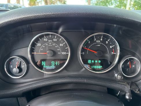 Used 2018 Jeep Wrangler Sport AWD/4WD image 23